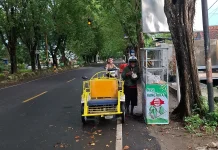 Kita Berbagi Sosial Sumenep Bagikan Nasi Bungkus Tujuan Akhirat