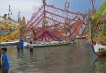 Petik Laut (Rokat Tasek) Simbol Syukur Nelayan Madura