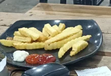 Penyajian Kentang Goreng di Sumenep Semakin Kreatif, Tarik Minat Anak Muda