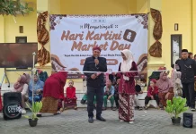 SMK Al-Karimiyyah Libatkan Siswa Lintas Jenjang lewat Kirab Budaya hingga Market D