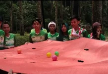 Mahasiswa UPI Sumenep Lakukan Permainan Bola Berisik