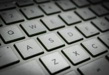 Sejarah di Balik Keyboard QWERTY