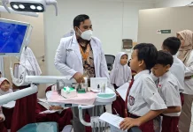 Dari Sekolah Sehat Tumbuh Generasi Kuat, Siswa FIES Kunjungi RS BHC Sumenep