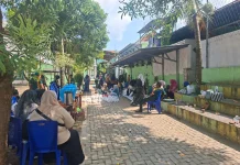 Kemenag Sumenep Sembelih 8 Sapi Kurban untuk Kaum Duafa