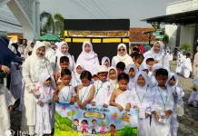 Tak Kalah dari Jamaah Haji, Anak-anak PAUD Antusias Jalani Manasik