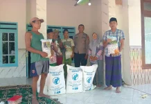Polsek Gapura Dukung Petani dengan Bibit Jagung