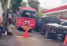 Antrean BBM Mengular di SPBU Paberasan, Warga Berharap Pasokan Kembali Normal