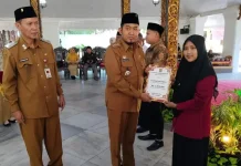 Pemkab Sumenep Salurkan Hibah dan Beasiswa Miliaran Rupiah untuk Warga