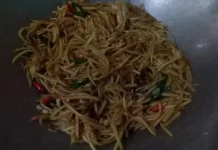 Oseng Pepaya Muda Pedas Jadi Primadona Meja Makan