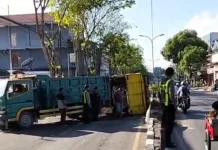 Halo RRI: Truk Pasir Terguling, Arus Lalu Lintas Dialihkan