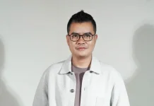 Lirik Lagu Martin Wiguna - Gila Karena Cinta