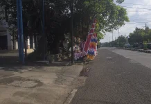 Pedagang Bendera Musiman Mulai Marakkan Jalan Protokol di Sumenep