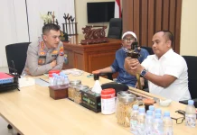 Kapolresta Sumenep Terima Keris Budaya