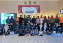 Mahasiswa KKN Unija Edukasi Warga Aengtongtong Buat Pestisida Nabati
