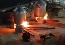 Malam di Giligenting, saat Kayu Bakar Kembali Menyala