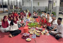 Malam Kemerdekaan Warga Pandian, Merawat Tradisi di Tanean Lanjang