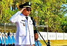 Camat Gapura Pimpin Upacara HUT ke-81 RI di Desa Gapura Barat