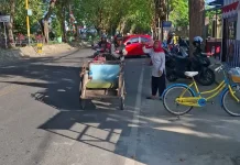 Kita Berbagi Sosial Sumenep bagikan 75 Nasi Bungkus