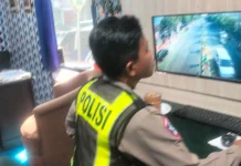 Satlantas Polresta Sumenep Pantau Arus Lalin Melalui TMC