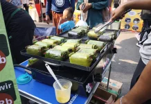 Nasi Bakar Jadi Buruan Kuliner di Pasar Minggu Sumenep