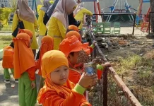 Murid TK Al-Qur’an Suryalaya Tanamkan Cinta Lingkungan lewat Kegiatan Penghijauan