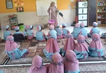 Kenalkan Alat Kebersihan, Siswa TK Islam Integral Qurrata A'yun Belajar Kebutuhank