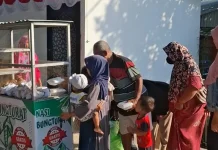 Kita Berbagi Sosial Sumenep Tebar Nasi Bungkus Tujuan Akhirat