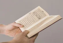 Al-Qur'an Menjadi Pedoman Hidup dan Perantara Syafaat