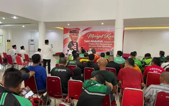 Penghujung Ramadan, Said Abdullah Bantu Ratusan Ojol di Sumenep