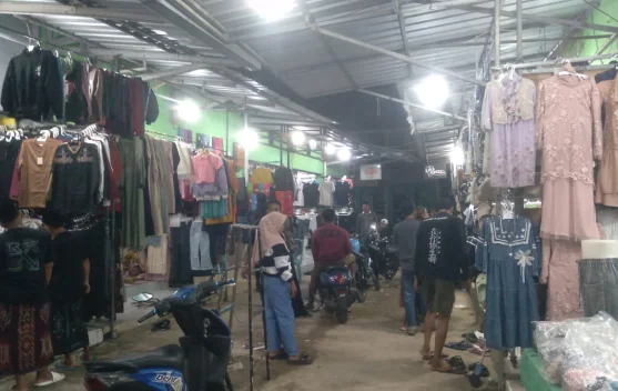 Pasar Malam Bangkal Sumenep Ramai Sambut Idul Adha