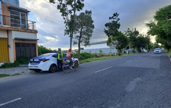 Satlantas Sumenep Patroli Titik Rawan Laka Lantas Melalui MQR