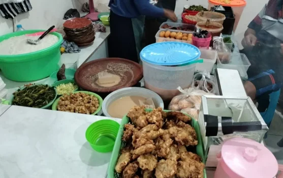Keberkahan Pasar Jangara: Bubur Rp3.000 Sekolahkan Anak ke Universitas