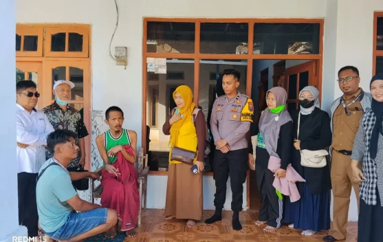Tim Kesehatan Sumenep Tinjau Pasung Orang dengan Gangguan Jiwa di Desa Kebunan