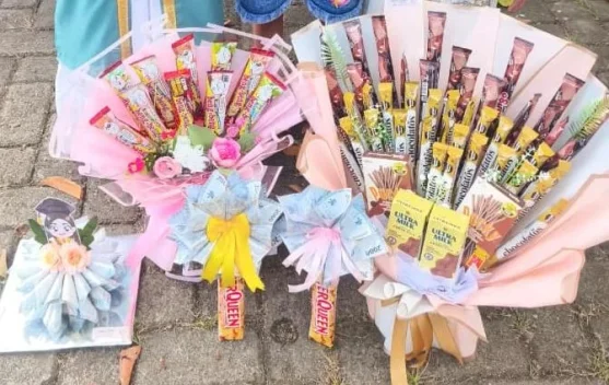 Musim Wisuda Jadi Peluang Usaha Anak Muda di Sumenep