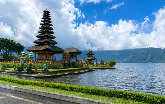 Pura Ulun Danu Beratan, Harmoni Keindahan Alam dan Warisan Budaya di Jantung Bali