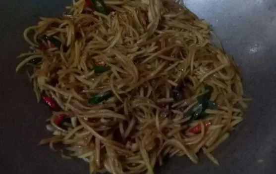 Oseng Pepaya Muda Pedas Jadi Primadona Meja Makan