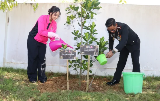 Polres Sumenep Tanam Pohon Hari Bhayangkara