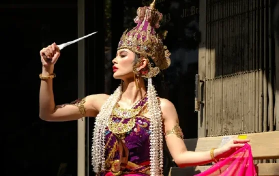Empu Keris Perempuan: Melawan Stereotipe di Balik Profesi yang Dianggap Maskulin