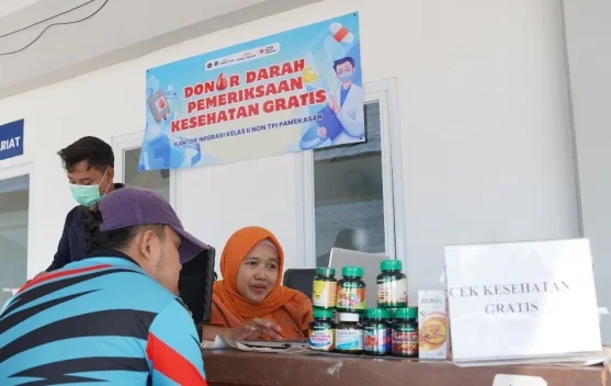 HUT ke-81 RI, Imigrasi Pamekasan Gelar Donor Darah dan Cek Kesehatan