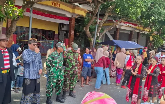 Kecamatan Ambunten Gelar Pawai Budaya Semarakkan HUT Ke-81 RI
