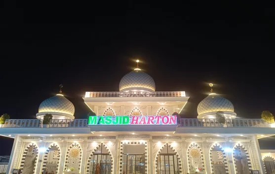 Masjid Harton, Teduh Bersujud saat Perjalanan di Madura