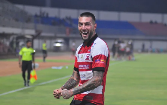 Brace Mitkov Antar Madura United Menang Atas Persijap 2-0 di Laga Perdana