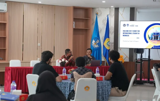 Imigrasi Pamekasan, Edukasi Keimigrasian kepada Mahasiswa Asing di UTM