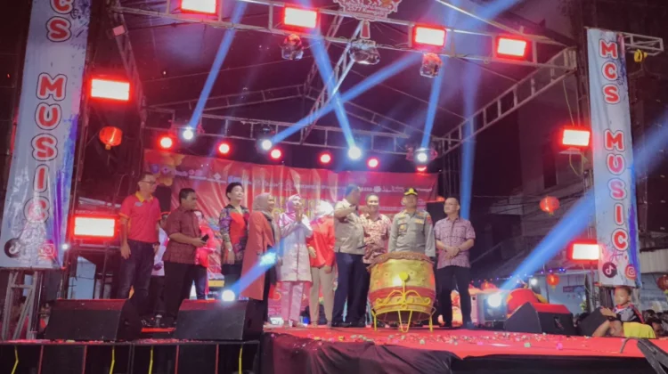 Bupati Bangka Tutup Festival Ceria Imlek 2026