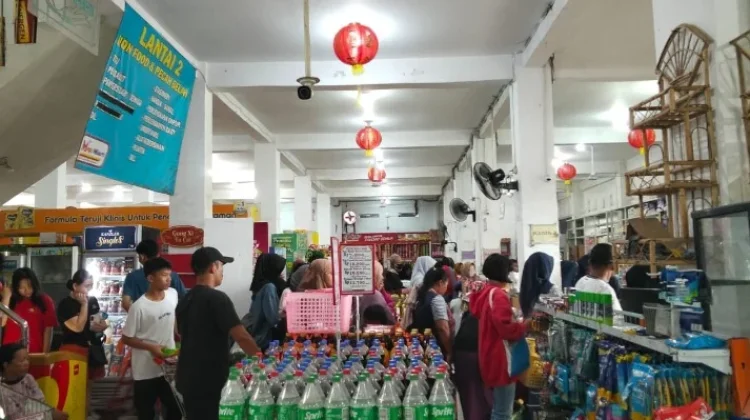 'Ngabuburit' Puasa hingga di Pasar Swalayan