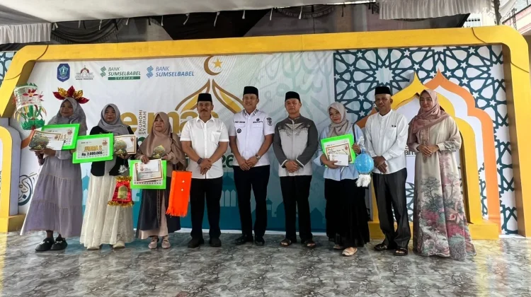 Bangka Tuntaskan Penyerahan Hadiah Juara Pawai Tanglong