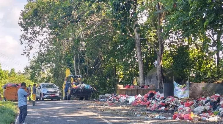 Volume Sampah di Sungailiat Meningkat Selama Ramadan