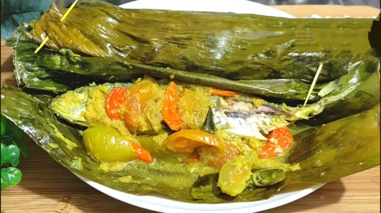Pepes Ikan Bumbu Kuning Menu Sahur Bergizi