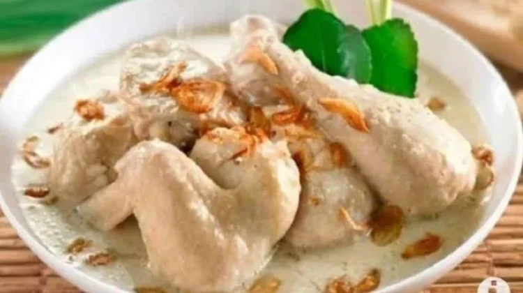 Opor Ayam, Sajian Khas yang Selalu Hadir saat Lebaran
