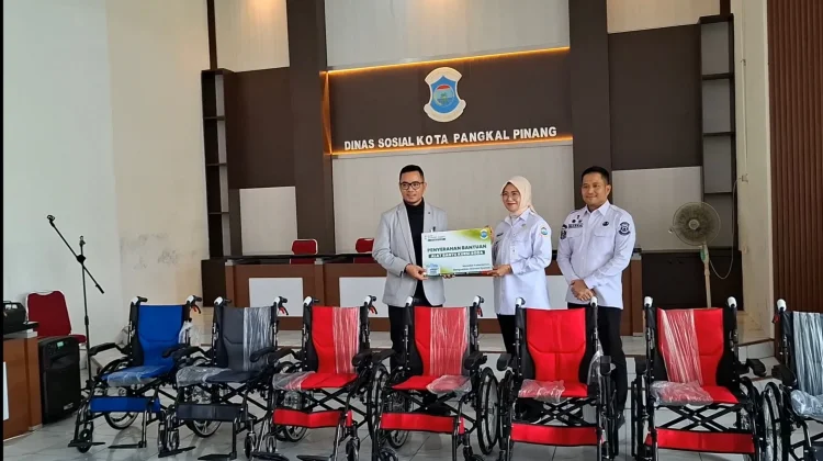 Pemkot Terima CSR Kursi Roda dari Bank SumselBabel Syariah